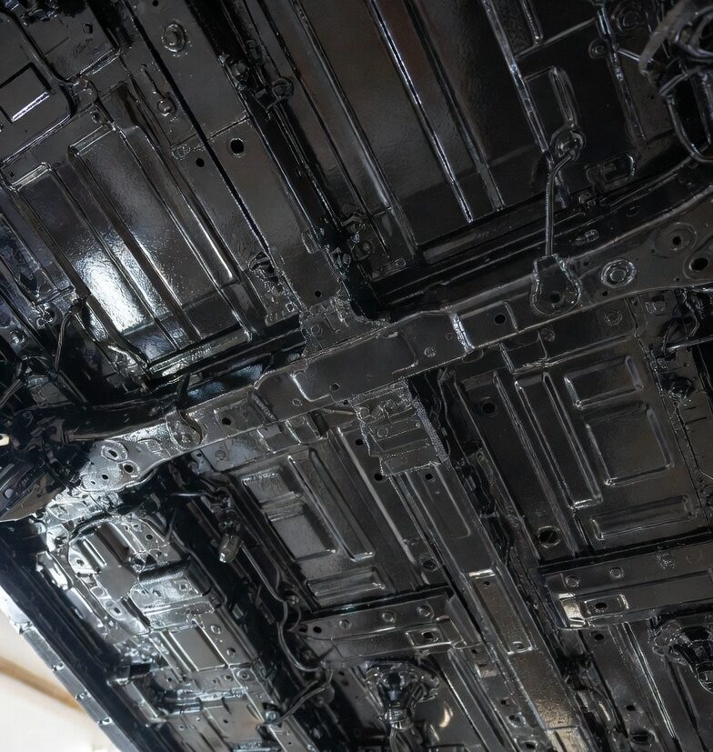 Антикорозійне покриття днища автомобіля
